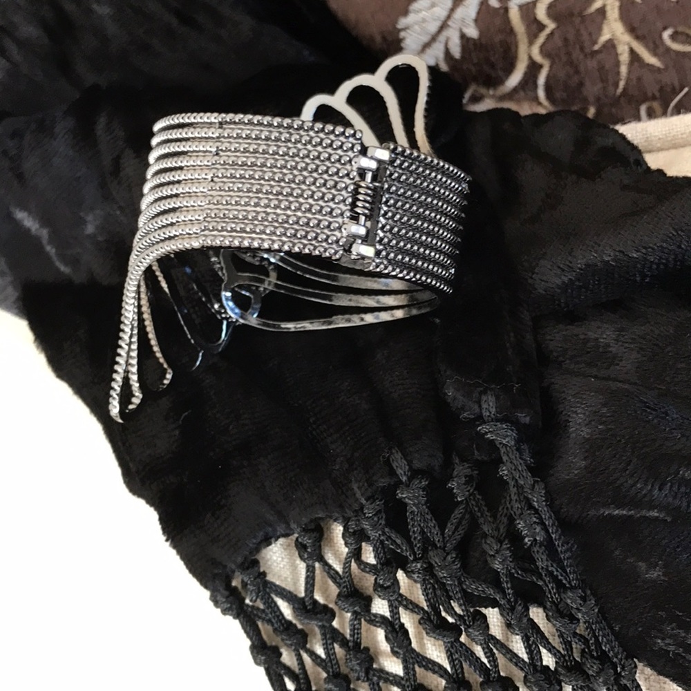 Mermaid Shell Bracelet - Picture 4 of 7